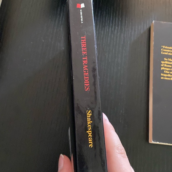 Pair of Shakespeare books - hamlet, Macbeth, king Lear & Julius Cesar - Picture 3 of 8